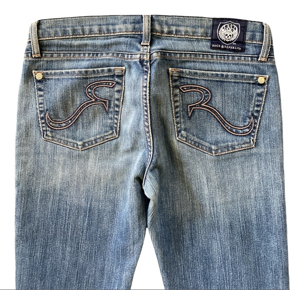 Sexy Rock & Republic low rise bootcut jeans. - Picture 2 of 5